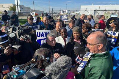 Shawn Fain - Mary Barra - UAW And GM Reach Tentative Agreement To End Historic Strike - carbuzz.com - state Tennessee