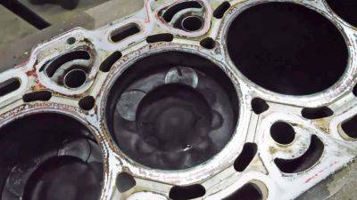 Chevy Duramax Diesel Engine Teardown Shows Pistons Destroyed By Valves - motor1.com