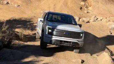 Ford - Watch Ford F-150 Lightning Dominate The Trail Tesla Cybertruck Struggled On - motor1.com - state Texas - county Hill