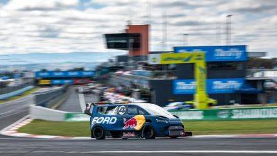Romain Dumas - Ford’s electric van breaks Bathurst lap record - drive.com.au