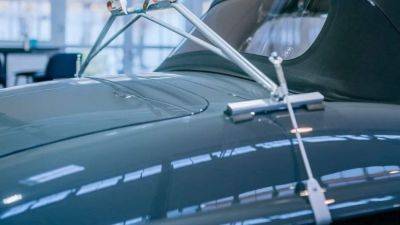 Mercedes-Benz re-releases ski rack for classic 300SL roadster