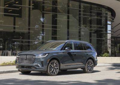 2025 Lincoln Aviator Has A Prettier Face And New Tech, But Prices Soar By Over $5,000