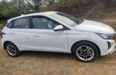 Here’s How The Newly Introduced Hyundai i20 Sportz (O) Variant Looks In These 10 Real Life Images