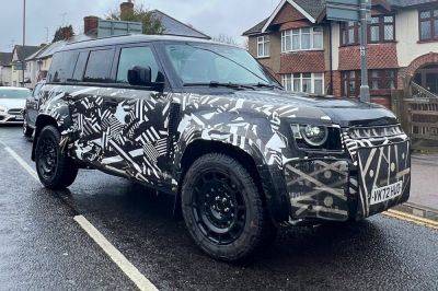 Hardcore Land Rover Defender SVR Spied With Big Arches - carbuzz.com - Britain