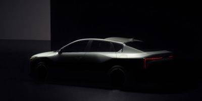 Jay Leno - Kia - Kia Teases New K4 Compact Sedan with Concept-Like Design Elements - caranddriver.com - New York - city New York