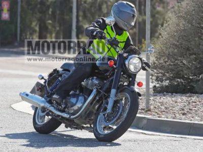 Royal Enfield - Royal Enfield Bullet 650 Spied In Europe: Retro Looks With 650cc Performance - zigwheels.com - India