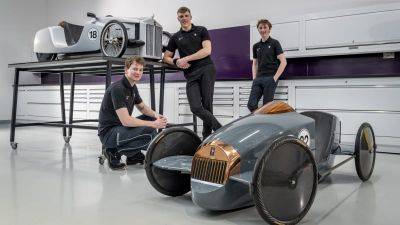 Rolls-Royce restores a pair of soapbox racers it built in the 2000s - autoblog.com