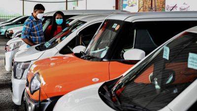 Planning to buy a car? Good time ahead with dangling discounts - auto.hindustantimes.com