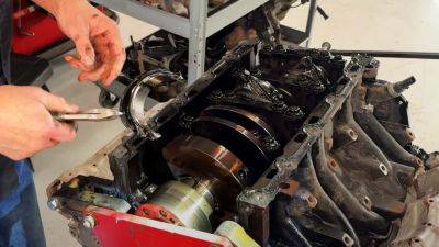Nissan Titan Diesel Engine Teardown Reveals Spun Bearings At Just 40,000 Miles - motor1.com - state Utah