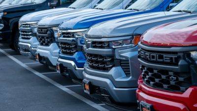GM recalling 820,000 pickup trucks over tailgate issue