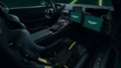 Max Verstappen - The New Aston Martin Vantage F1 Safety Car Has Many Buttons And Screens - motor1.com - Germany - Saudi Arabia