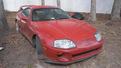 Watch This Neglected Toyota Supra Shine Again After 14 Years in a Backyard - motor1.com - Poland