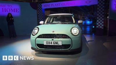 Oxford Mini Plant: Petrol Cooper launched but firm 'on target' for electric - bbc.co.uk - Britain - county Oxford