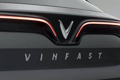 Vinfast adds US dealer franchises, as EV deliveries lag targets - greencarreports.com - Usa - state Florida - state California - state Texas - state New York - state Kentucky - state North Carolina - state Kansas - state Connecticut