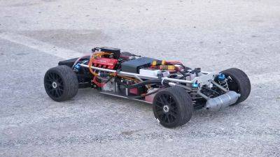 This RC Car Has a Tiny V-8 Engine and a Working Transmission - motor1.com - county Early