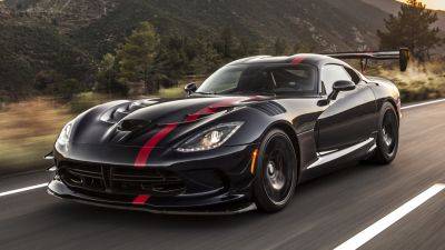 Dodge Somehow Sold a Brand-New Viper This Year