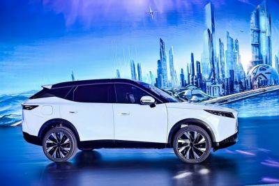 Omoda 7 Is Chery’s Latest Plug-In Hybrid Crossover With A 746-Mile Range - carscoops.com - Britain - state Indiana - Australia - city Beijing - South Africa