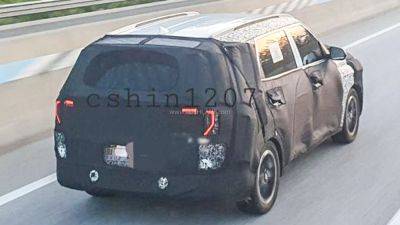 Kia Carens Facelift Spied For First Time – New Front And Rear, LED DRLs