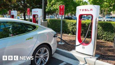 Elon Musk - Tesla Autopilot recall to be probed by US regulator - bbc.co.uk - Usa