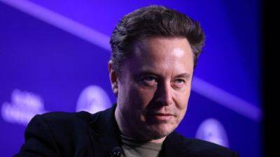 Tesla punctuates layoffs with apparent hiring freeze - autoblog.com - Usa